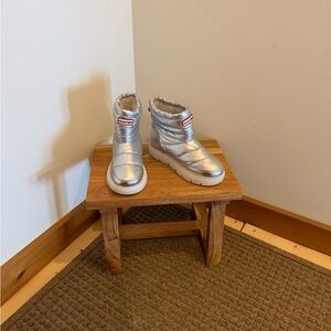 Kids Cuddle Lug Sole Insulated Waterproof Snow Booties